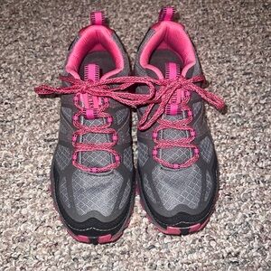 Pacific Trail Gray & Pink Hiking Sneakers – Excellent Condition – Size 7